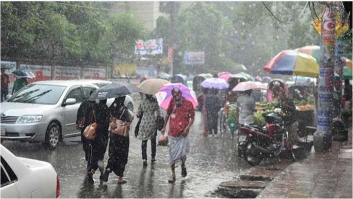 বঙ্গোপসাগরে লঘুচাপের প্রভাবে আজ ঢাকায় সারাদিন থেমে থেমে বৃষ্টি হবে